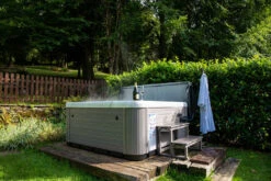 Holiday Let 5 - 5 Person Hot Tub With 1 Lounger -Outdoor Living Hot Tubs HolidayLetRobinHoodFarmLifestyle 152