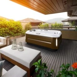 Jacuzzi® J315IP™ - 3 Person Hot Tub With 1 Lounger -Outdoor Living Hot Tubs J315 lifestyle image2020