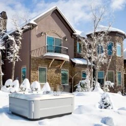 Jacuzzi® J345IP™ - 7 Person Hot Tub 25 Jacuzzi® J345IP™ - 7 Person Hot Tub -Outdoor Living Hot Tubs J345lifestyle2020