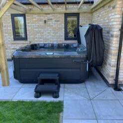 Jacuzzi® J375IP™ - 6 Person Hot Tub With 1 Lounger -Outdoor Living Hot Tubs J375IPAmyArcherInstallJacuzzi4square