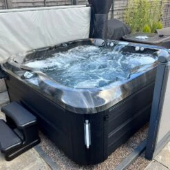 Jacuzzi® J375IP™ - 6 Person Hot Tub With 1 Lounger -Outdoor Living Hot Tubs J375Matthews3Square
