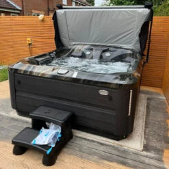 Jacuzzi® J435IP™ - 6 Person Hot Tub With 1 Lounger -Outdoor Living Hot Tubs J435MidnightSmokedEbony Bamfordsquare