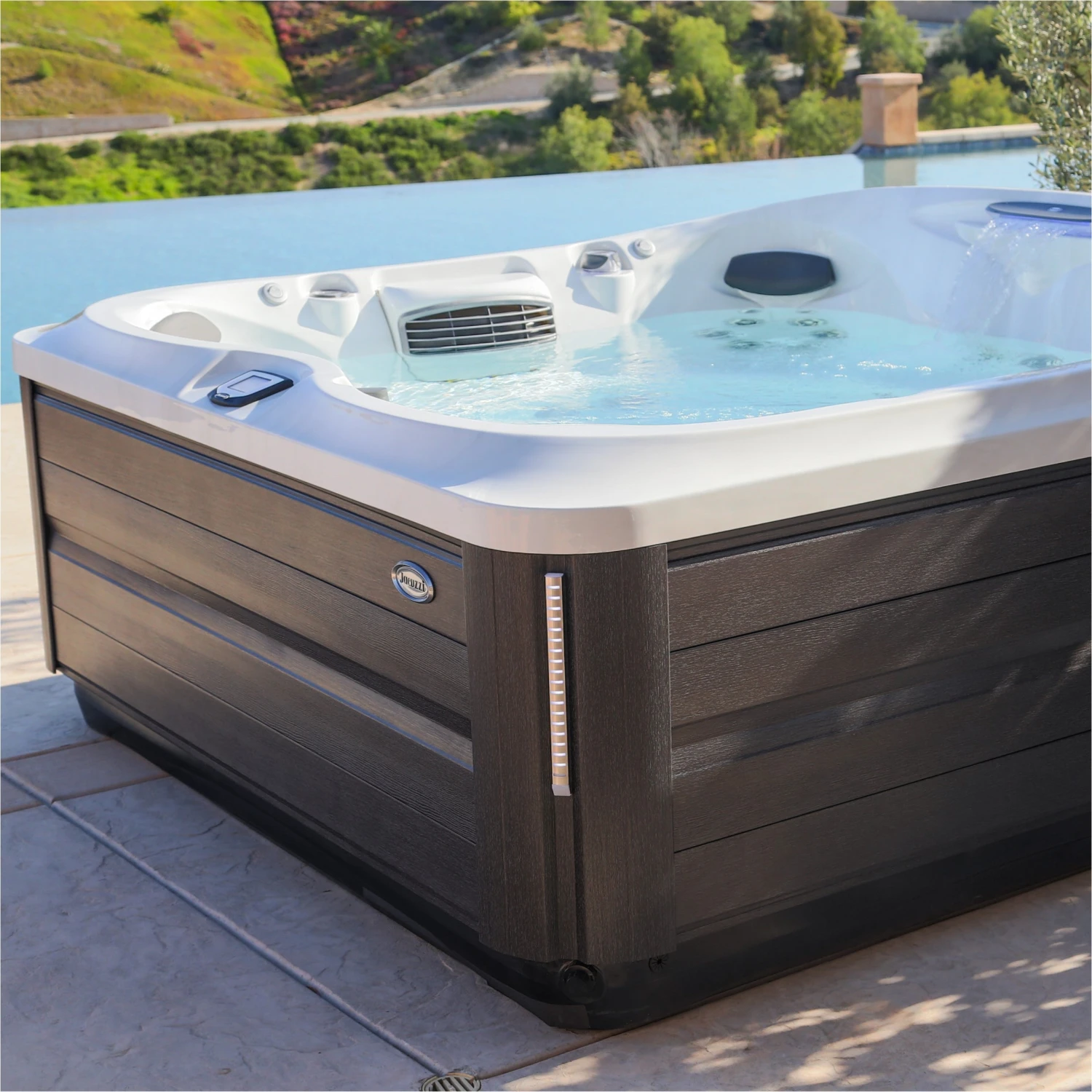 Jacuzzi® J485IP™ - 7 Person Hot Tub 20 Jacuzzi® J485IP™ - 7 Person Hot Tub - Image 18