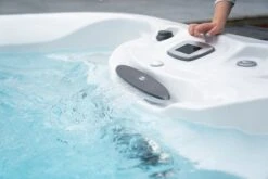 Jacuzzi® PowerPro™ J-16™ - 16ft Swim Spa -Outdoor Living Hot Tubs JSS WaterfallControl 3000x2000 901194e6 3af3 45a4 b3ac 7a4050d5148c 881b638d 0784 43fc a491 20fe8aed3fdc