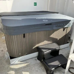 Jacuzzi® Lodge™ M - 4-5 Person Hot Tub -Outdoor Living Hot Tubs JacuzziLodgeMHotTub6