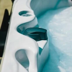 Jacuzzi® J335IP™ - 6 Person Hot Tub With 1 Lounger -Outdoor Living Hot Tubs Jacuzzi J335IP 5 6PersonHotTub square 12