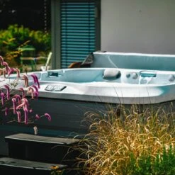 Jacuzzi® J335IP™ - 6 Person Hot Tub With 1 Lounger -Outdoor Living Hot Tubs Jacuzzi J335IP 5 6PersonHotTub square 7