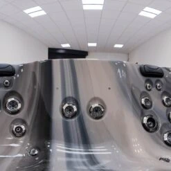 Outdoor Refresh - 6 Person Hot Tub With 1 Lounger -Outdoor Living Hot Tubs OutdoorRefreshSquare 14