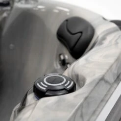 Outdoor Refresh - 6 Person Hot Tub With 1 Lounger -Outdoor Living Hot Tubs OutdoorRefreshSquare 16