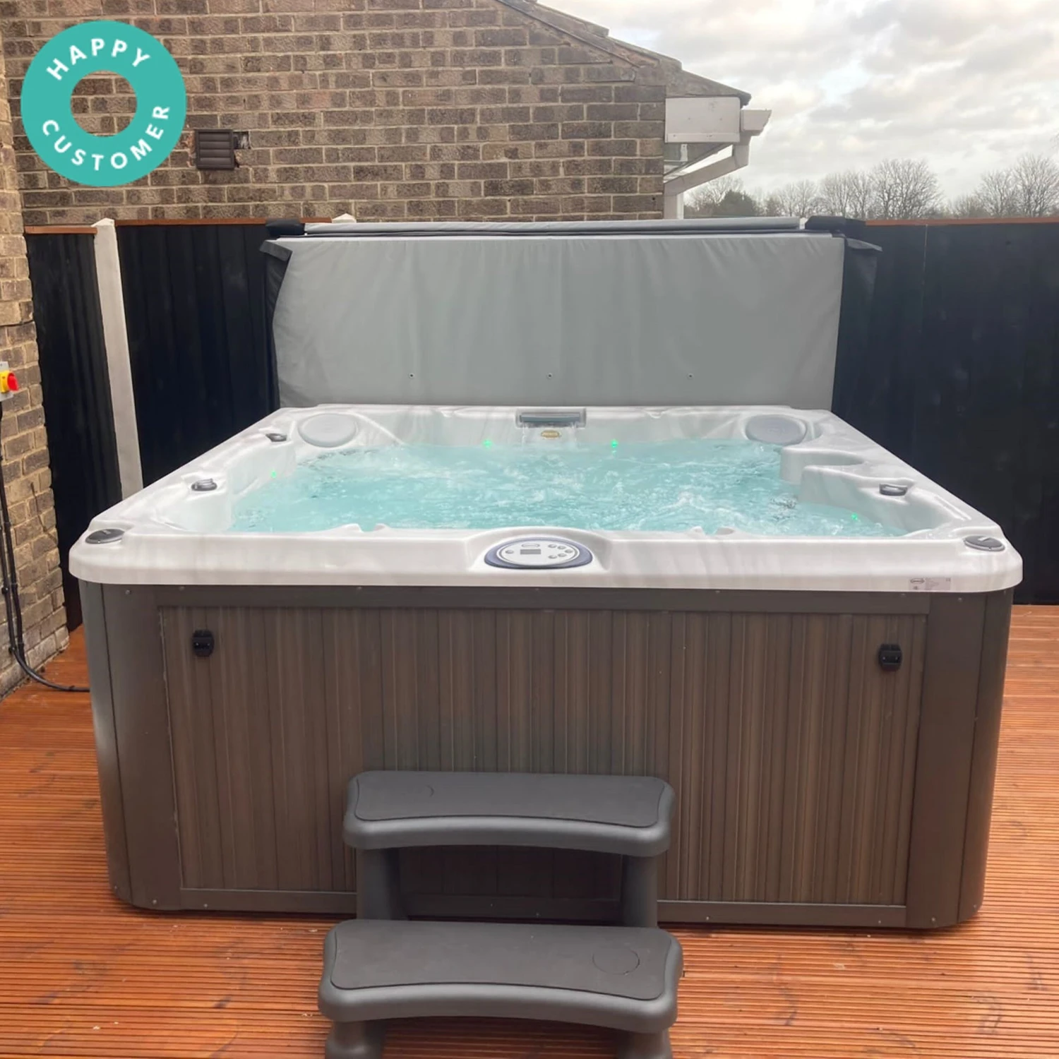 Jacuzzi® J245™ / J245IP™ - 7 Person Hot Tub 16 Jacuzzi® J245™ / J245IP™ - 7 Person Hot Tub - Image 14