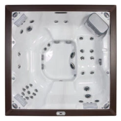 Jacuzzi® JLXL™ ProLast™ Hot Tub Winter Cover